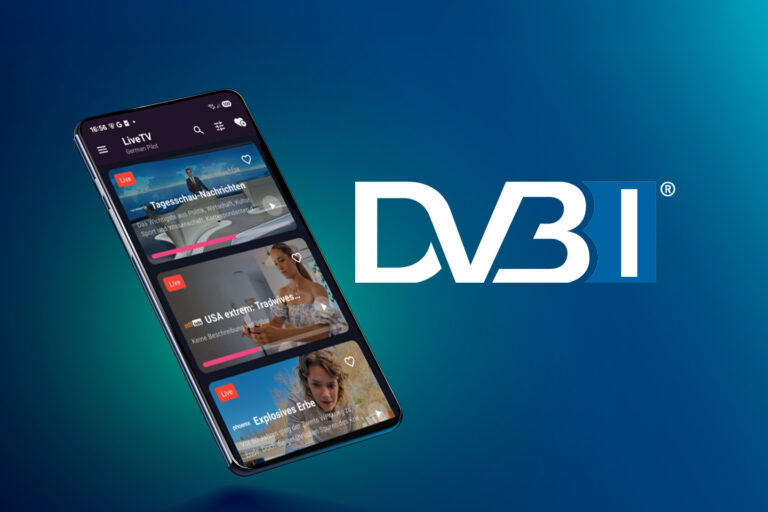 Smartphone mit Screenshot der Gewinner App StreamHub des DVB-I User Interface Competition