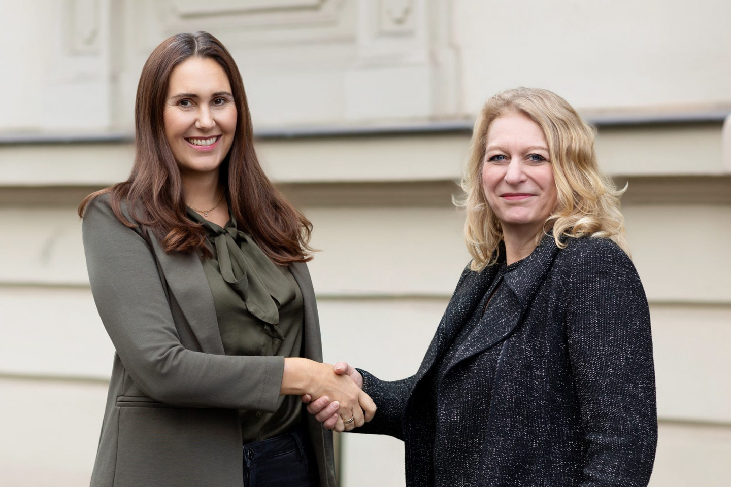 Übergabe der Geschäftsführung von Carine Chardon an Nicole Ludwig in Frankfurt am Main