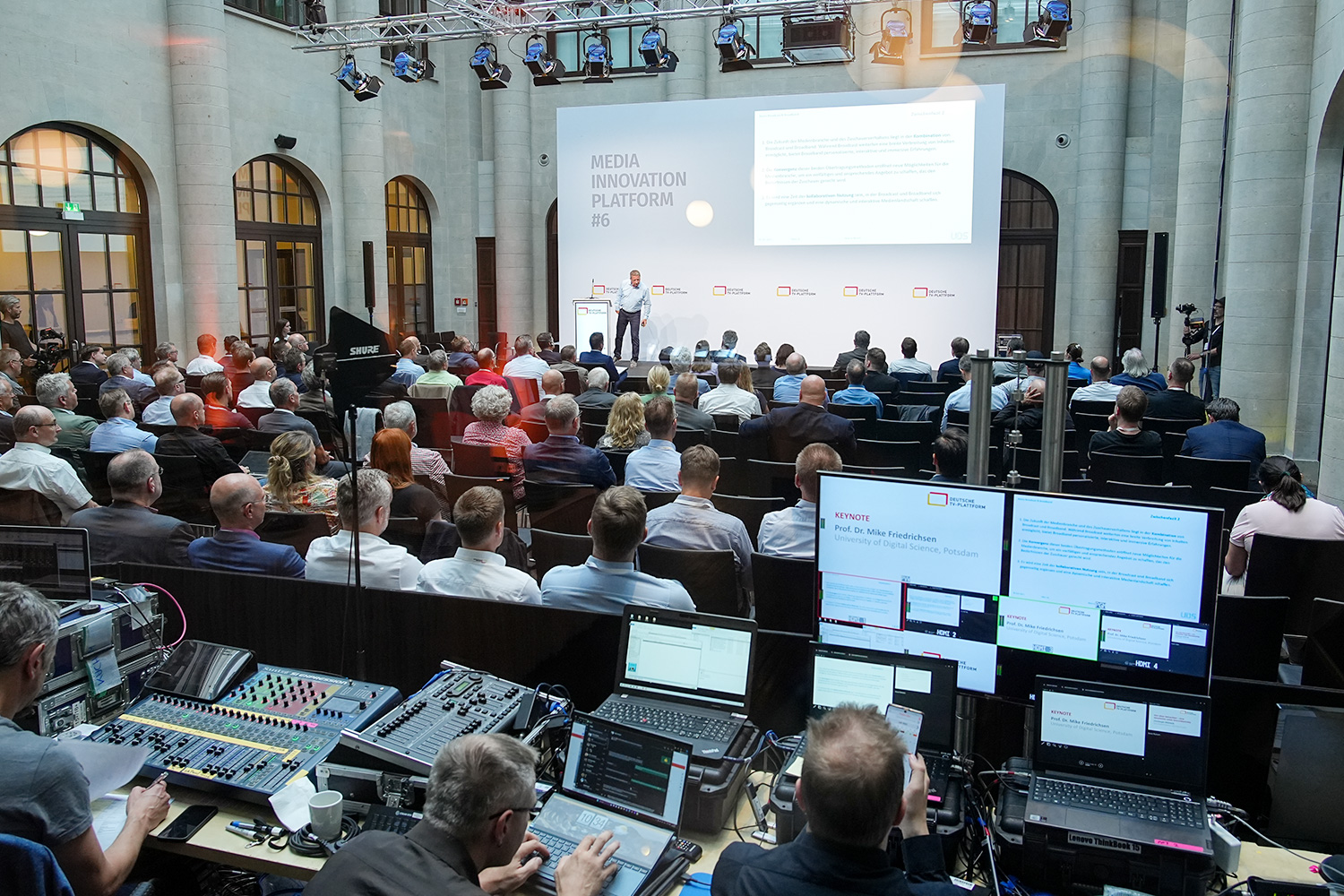 Auditorium während einer Keynote der Media Innovation Platform im Jahr 2023