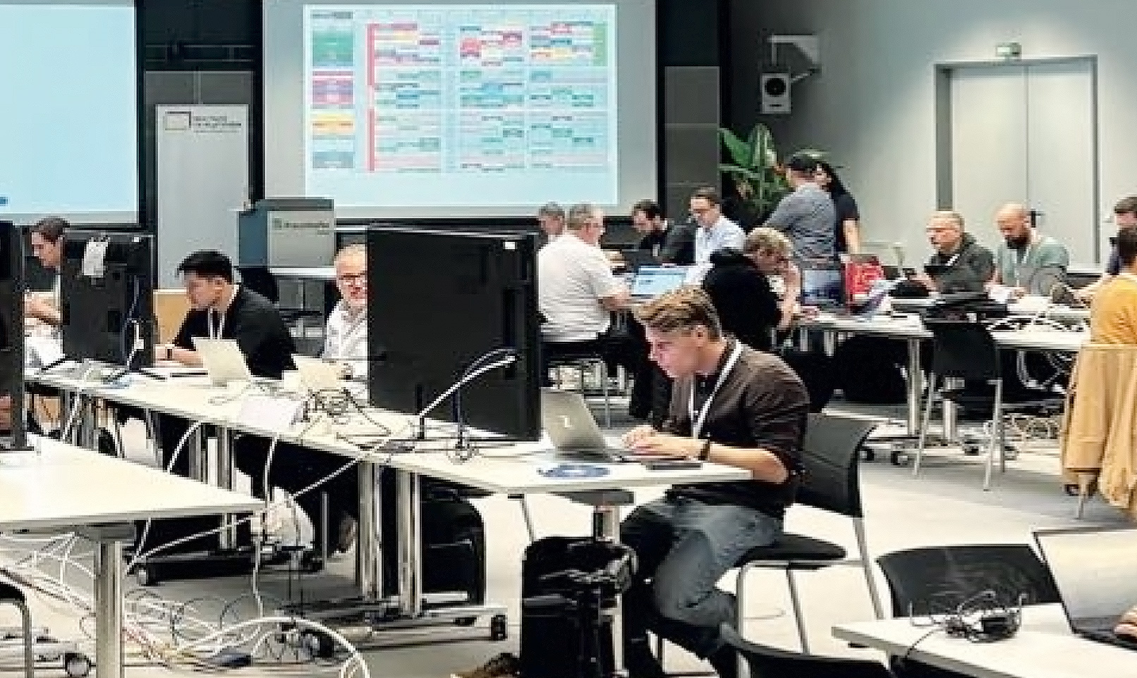 Entwickler im Fraunhofer Institut zum DTVP Plugfest 2025