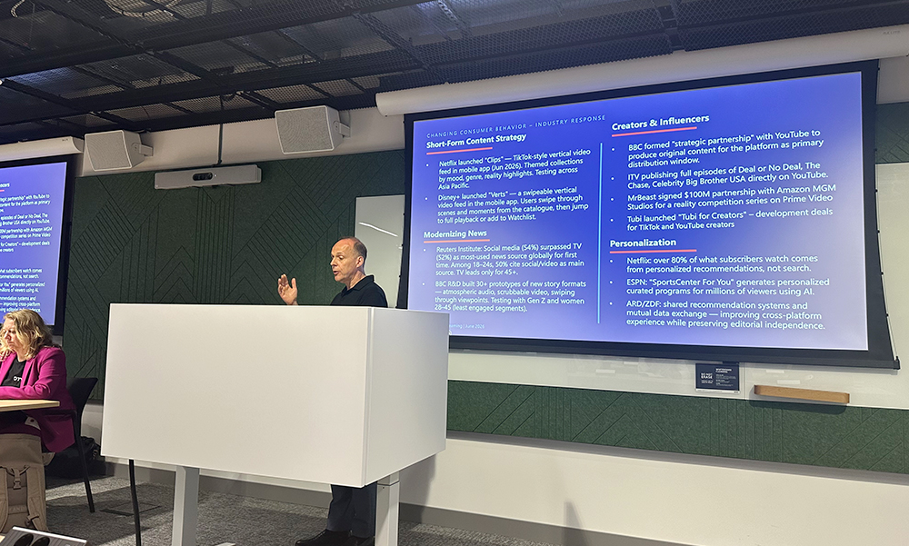 Chris Ziemer bei seiner Keynote-Präsentation in der AWS