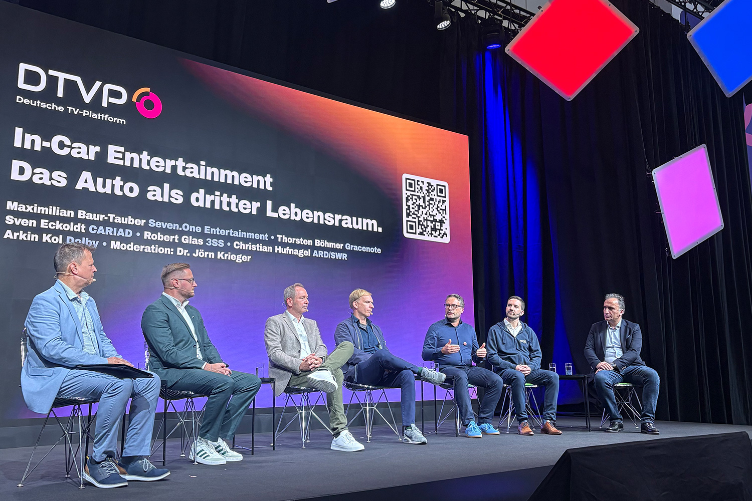 Dreamstage der IFA 2026 in Berlin mit Teilnehmern des DTVP-Panels auf der Bühne